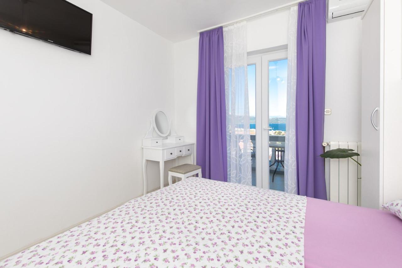 Apartment & Rooms Ivica Krk Town Esterno foto